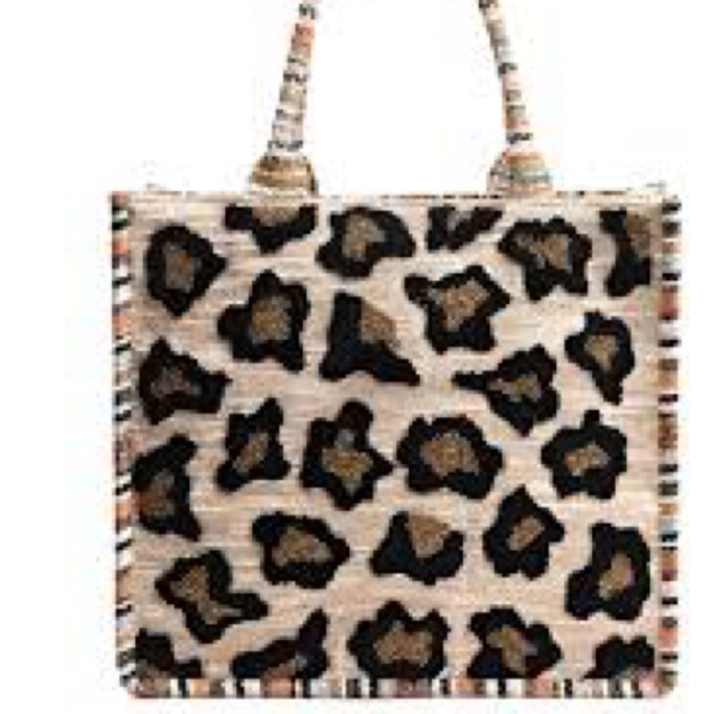 Chic Leopard Pattern Tote Bag